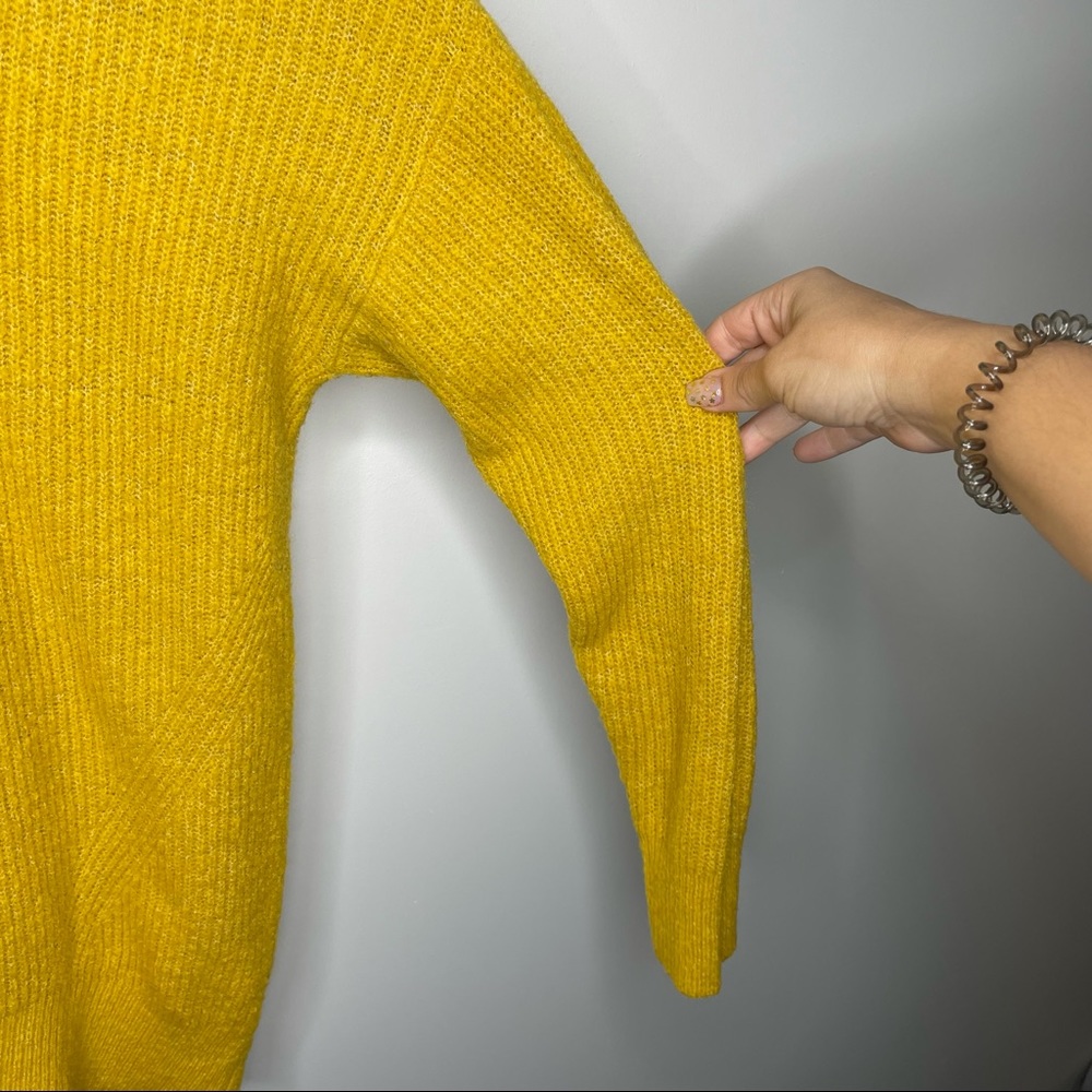 Express Sweater - Picture 6 of 8